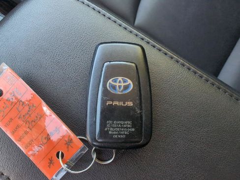 Used 2017 Toyota Prius Three Touring FWD image 31