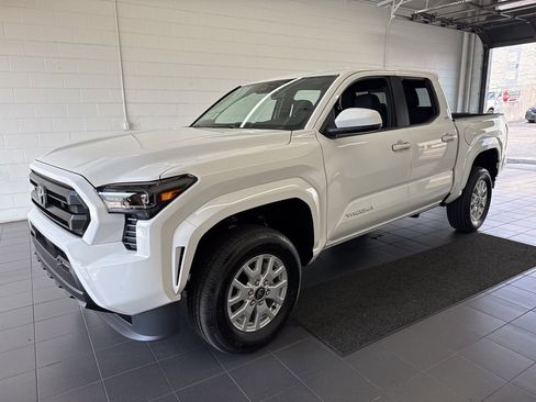 New 2025 Toyota Tacoma SR5 image 4