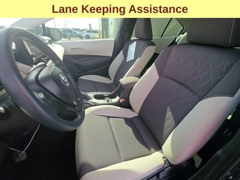 Used 2026 Toyota Corolla LE FWD image 5