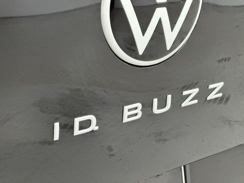New 2025 Volkswagen ID. Buzz Pro S RWD image 26