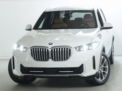 Certified 2024 BMW X5 xDrive40i w/ Parking Assistance Package image 3