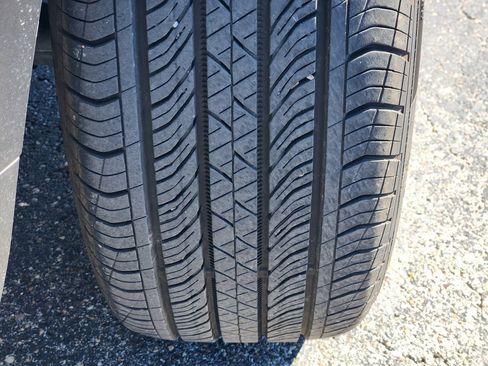 Certified 2025 Chevrolet TrailBlazer RS w/ Convenience Package image 12