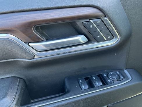 Used 2024 GMC Sierra 1500 SLT image 17