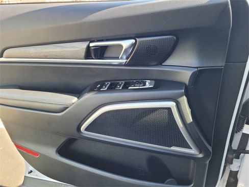 Used 2022 Kia Telluride EX image 16