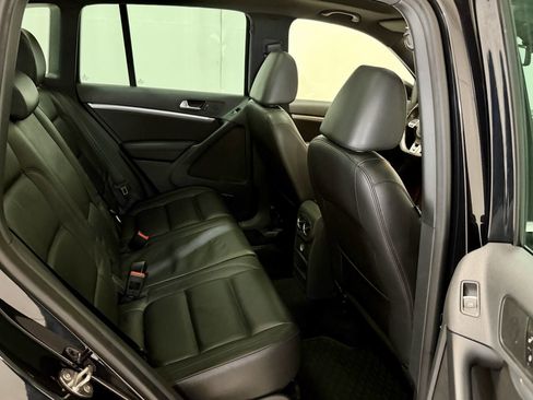 Used 2014 Volkswagen Tiguan S image 29