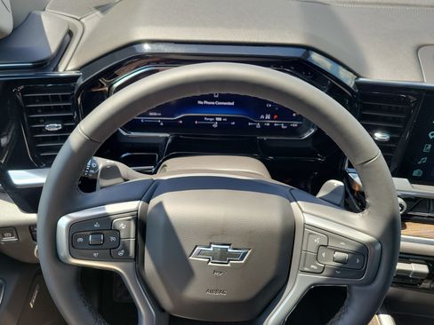 Used 2025 Chevrolet Silverado 1500 LT Trail Boss AWD/4WD image 22