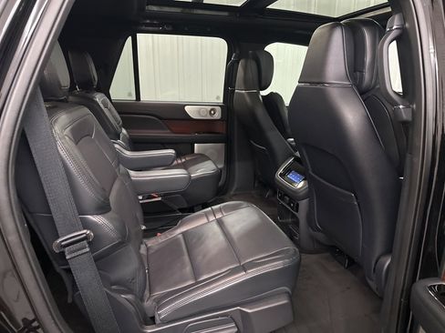 Used 2022 Lincoln Navigator Reserve image 44