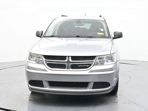 Used 2018 Dodge Journey SE image 2