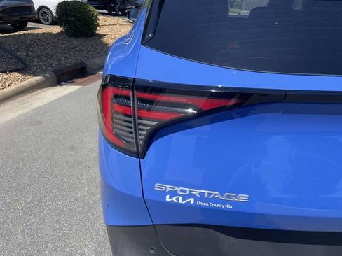 Certified 2026 Kia Sportage EX FWD image 10