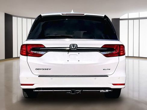 Certified 2024 Honda Odyssey Elite image 5