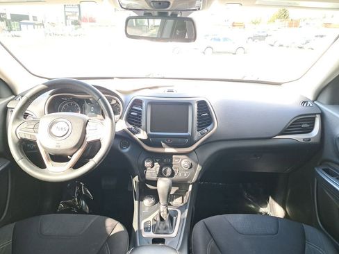 Used 2015 Jeep Cherokee Latitude AWD/4WD image 18