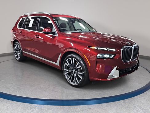 Certified 2025 BMW X7 xDrive40i AWD/4WD image 4
