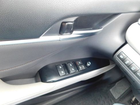 Used 2018 Toyota Camry XLE w/ Audio Package FWD image 24