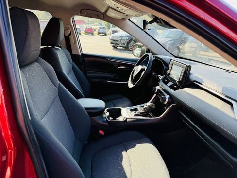 Used 2021 Toyota RAV4 XLE image 14