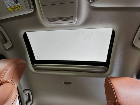 Used 2024 MAZDA MAZDA3 s image 24