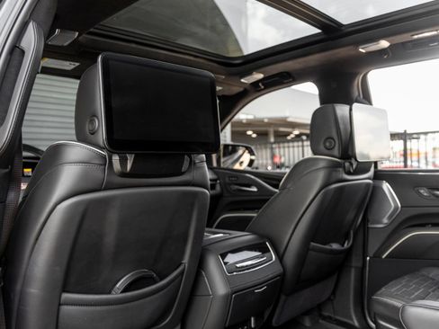 Used 2024 Cadillac Escalade V w/ LPO, ONYX Package AWD/4WD image 35