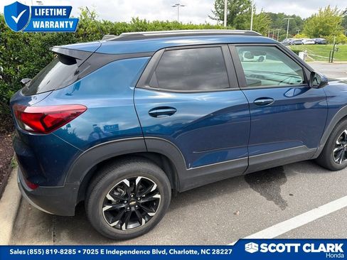 Used 2021 Chevrolet TrailBlazer LT w/ Convenience Package FWD image 2