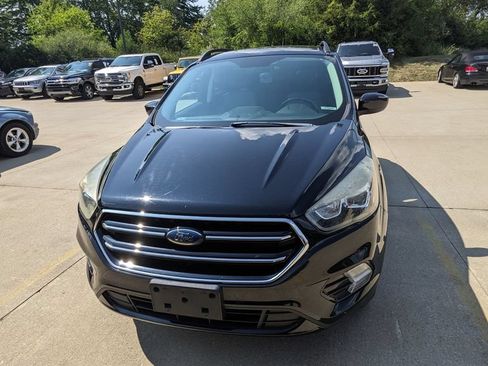 Used 2017 Ford Escape SE w/ Equipment Group 201A AWD/4WD image 8