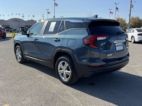 Used 2024 GMC Terrain SLE w/ Fleet Convenience Package image 4