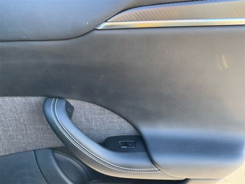 Used 2021 Tesla Model S Plaid image 21