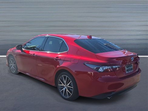 Used 2024 Toyota Camry XLE image 4