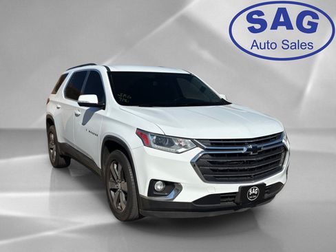 Used 2019 Chevrolet Traverse LT w/ LT Premium Package FWD image 2