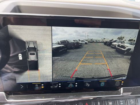 New 2025 Chevrolet Silverado 2500 ZR2 w/ Technology Package image 17