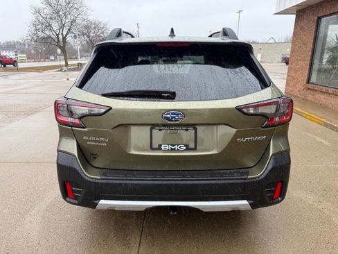 Used 2020 Subaru Outback Limited image 4