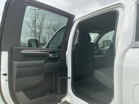 Used 2024 Chevrolet Silverado 2500 LT w/ Convenience Package image 17