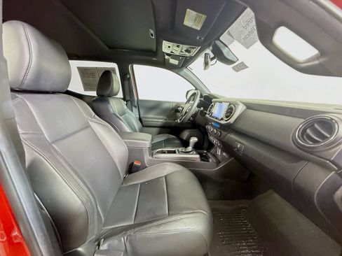 Certified 2022 Toyota Tacoma TRD Off-Road w/ TRD Premium Off Road Package AWD/4WD image 26