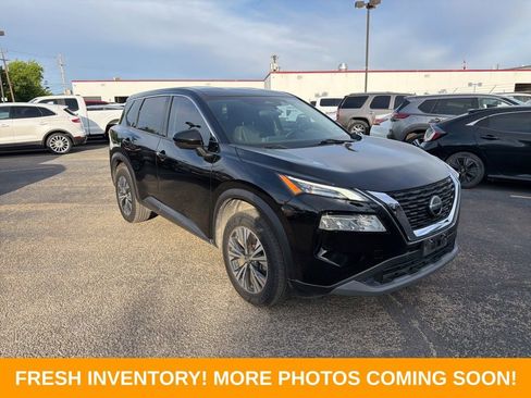 Used 2021 Nissan Rogue SV image 1