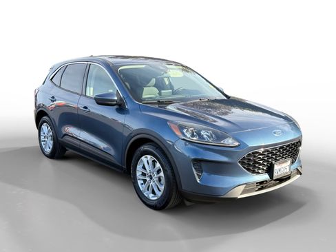 Used 2020 Ford Escape SE image 7