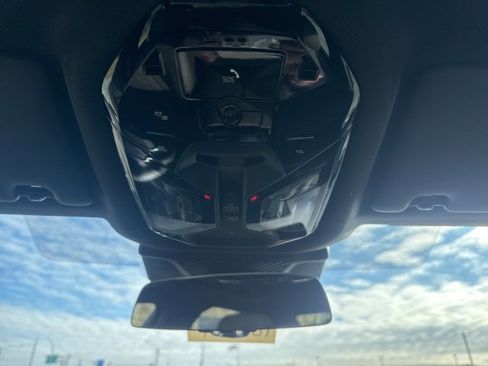 Used 2025 BMW 530i xDrive w/ Premium Package image 20