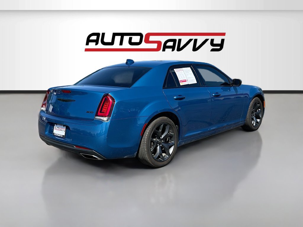 Used 2023 Chrysler 300 Touring w/ Sport Appearance Package RWD image 7
