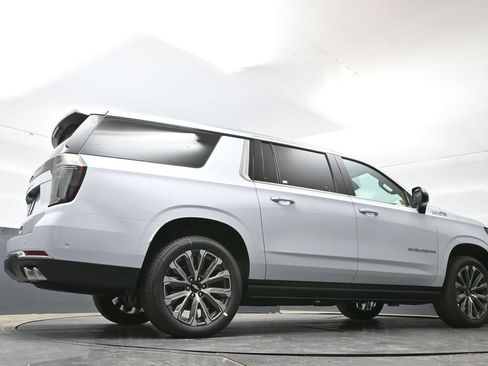 New 2026 Chevrolet Suburban High Country AWD/4WD image 46