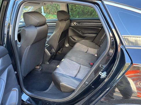 Used 2018 Honda Accord LX image 3