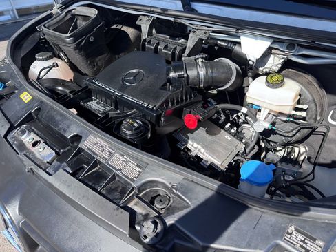 Used 2024 Mercedes-Benz Sprinter 2500 image 36