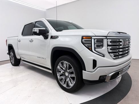Used 2022 GMC Sierra 1500 Denali w/ Denali Reserve Package image 11