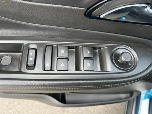 Used 2019 Buick Encore Essence FWD image 49