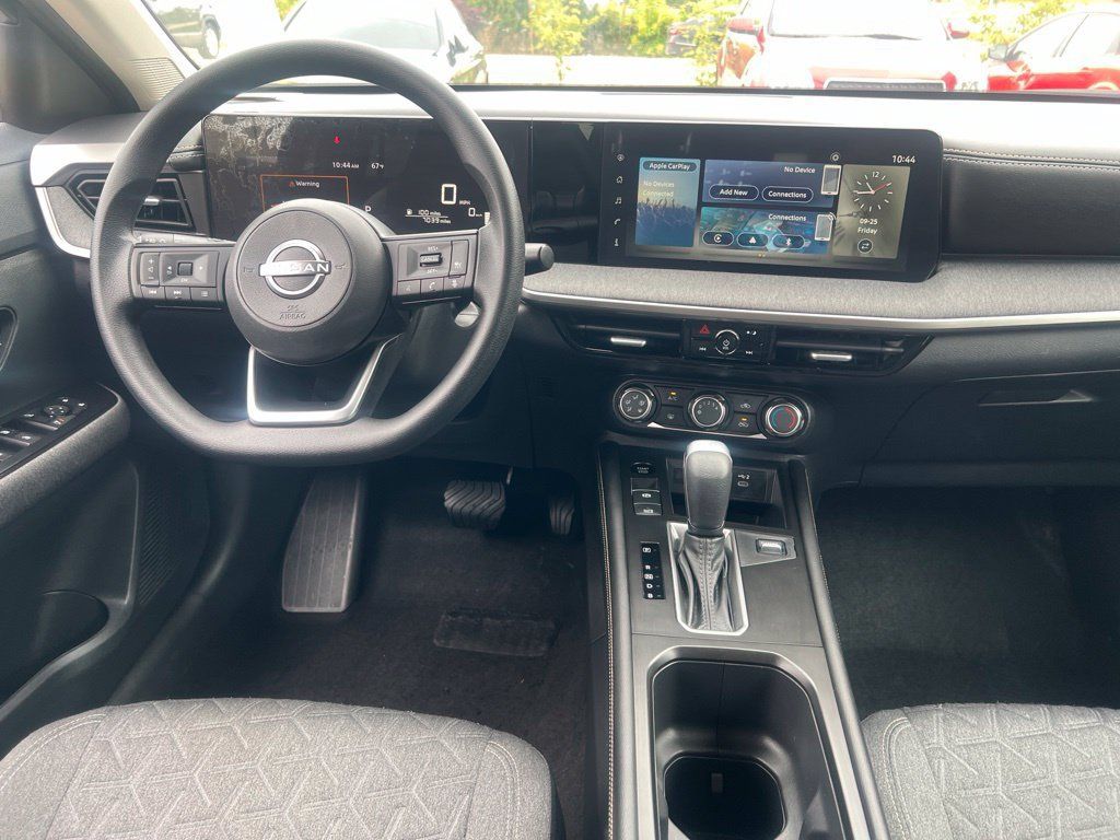 Certified 2025 Nissan Kicks SV w/ Charging Package AWD/4WD image 18