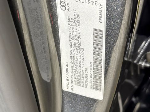 Certified 2025 Audi RS e-tron GT performance image 27