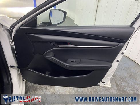 Used 2021 MAZDA MAZDA3 s image 19