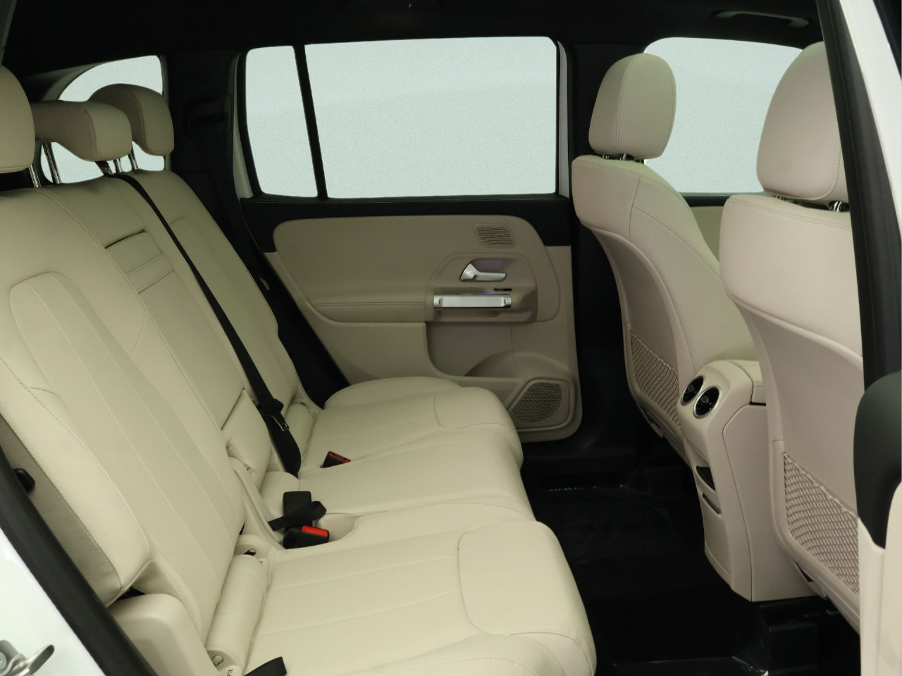 New 2026 Mercedes-Benz GLB 250 image 8