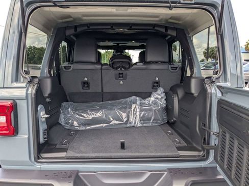 New 2026 Jeep Wrangler Unlimited Sahara AWD/4WD image 13