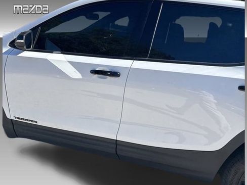 Used 2021 GMC Terrain SLE w/ Driver Convenience Package image 13