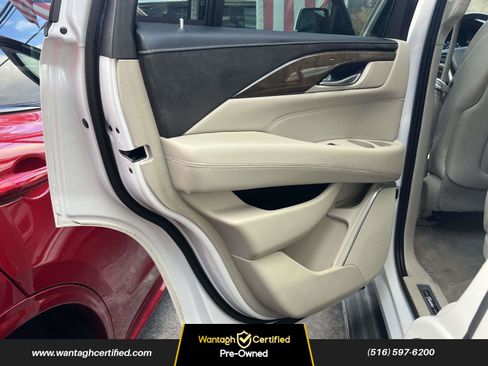 Used 2020 Cadillac Escalade Luxury image 15