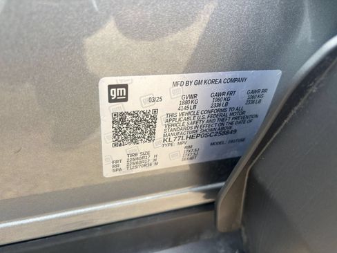Used 2025 Chevrolet Trax LT w/ LT Convenience Package FWD image 28
