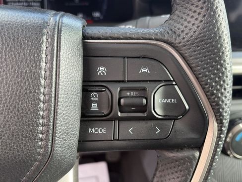 Used 2025 Toyota Tacoma TRD Off-Road AWD/4WD image 10
