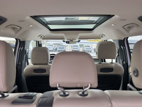 Used 2022 Land Rover Defender 110 SE image 7