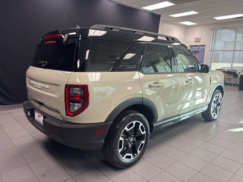 Used 2024 Ford Bronco Sport Outer Banks w/ Tech Package AWD/4WD image 3
